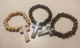 Kreuz, hellbraunes Armketteli aus Holz