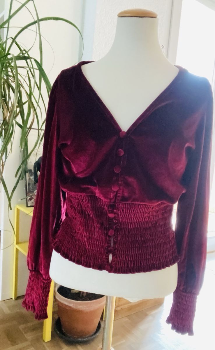 Tops: Petit haut en velour taille 38 – Neu (gemäss Beschreibung) aus Moutier von Happyvidedressing
