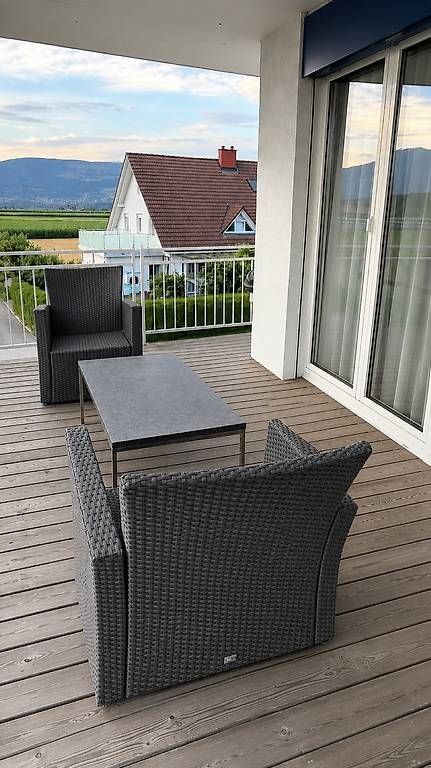 Poltrone: Gartenlounge mit echtem Steintisch – Usato da Subingen venduto da Vian95