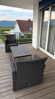 Gartenlounge mit echtem Steintisch