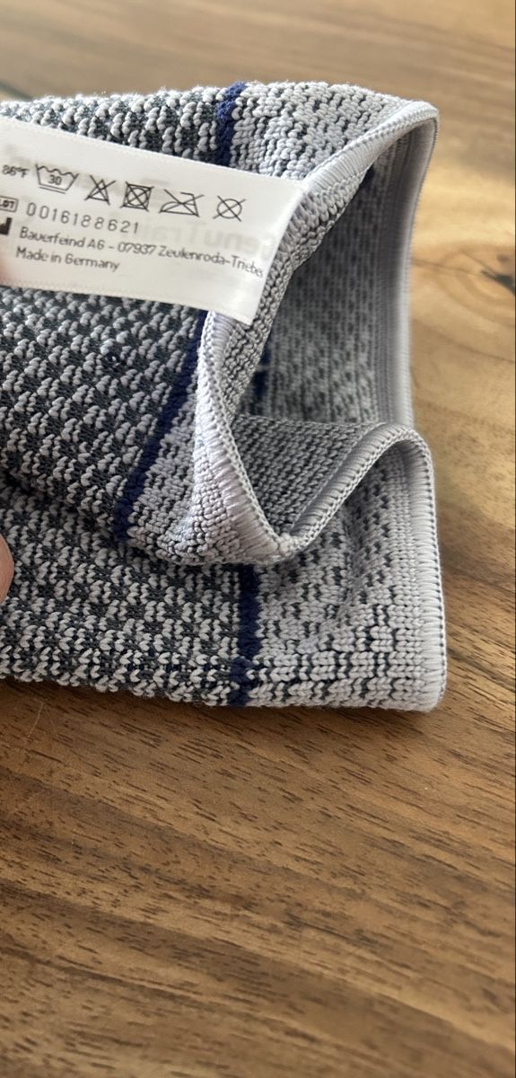 Genutrain Medizinische Geräte: Bauerfeind GenuTrain Kniebandage Grösse 2 neu – Gebraucht aus Zürich von keinweiss 3