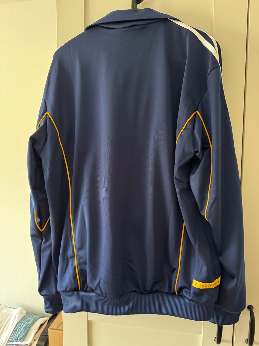Adidas Giacche: Real Madrid Trainingsjacke 99 M – Usato da Flamatt venduto da Gamer1991 1