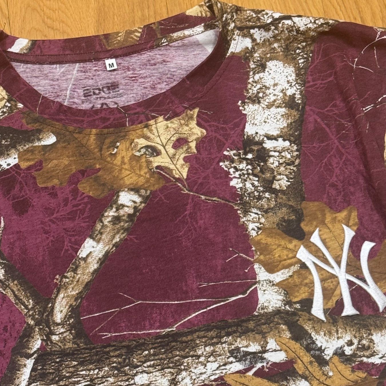 Pullover & Sweatshirts: Yankees custom made pink leafs longsleeve – Gebraucht aus St. Gallen von sourced_limited 1