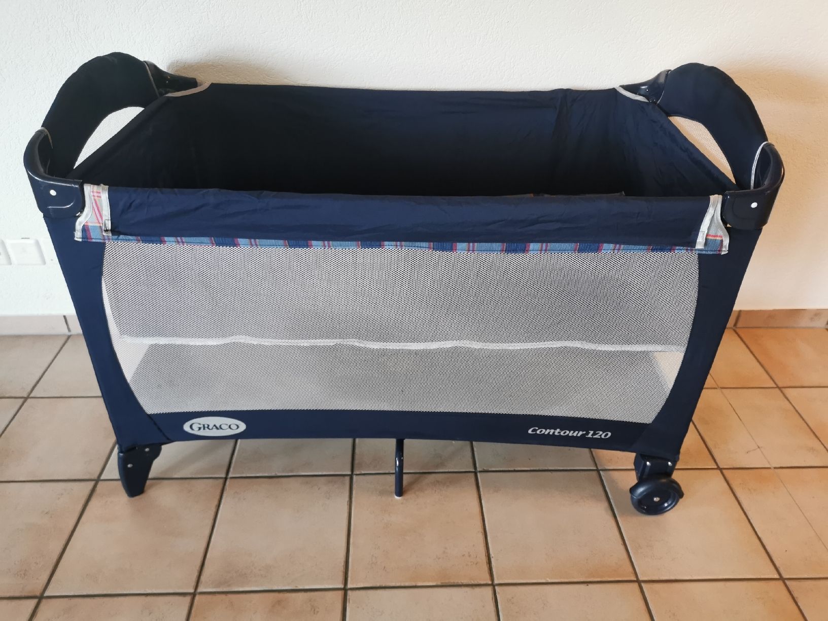 Letti: Reisebett Graco Contour 120 mit Rollen – Usato da Stüsslingen venduto da Grabesstampfer