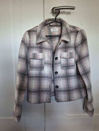 ONLY Hemdjacke im Holzfällerstil, Grösse XS, Top Zustand!