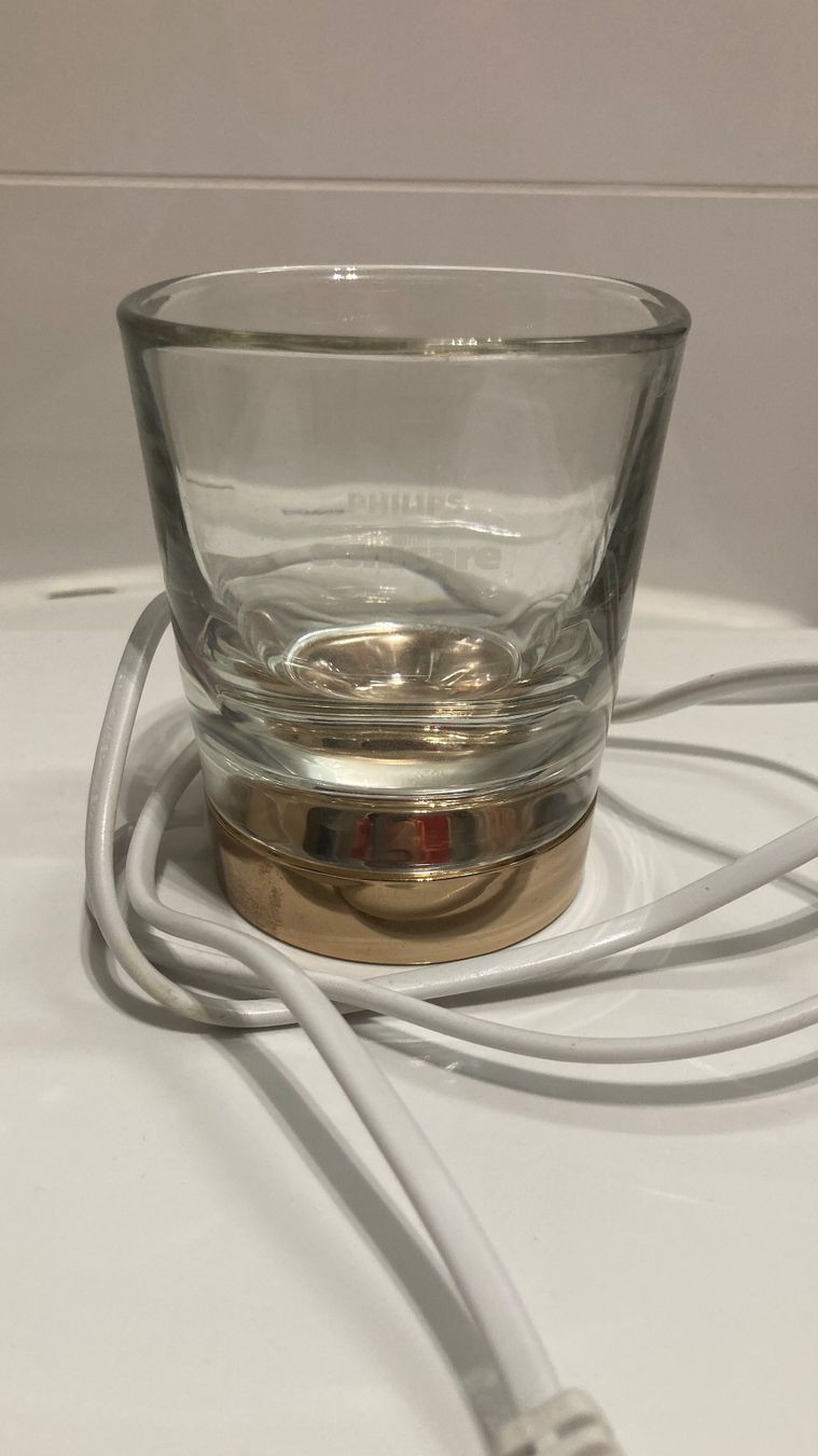 Philips Caricabatterie: Philips sonicare : verre + case de recharge – Usato da Pully venduto da jul_5sqm
