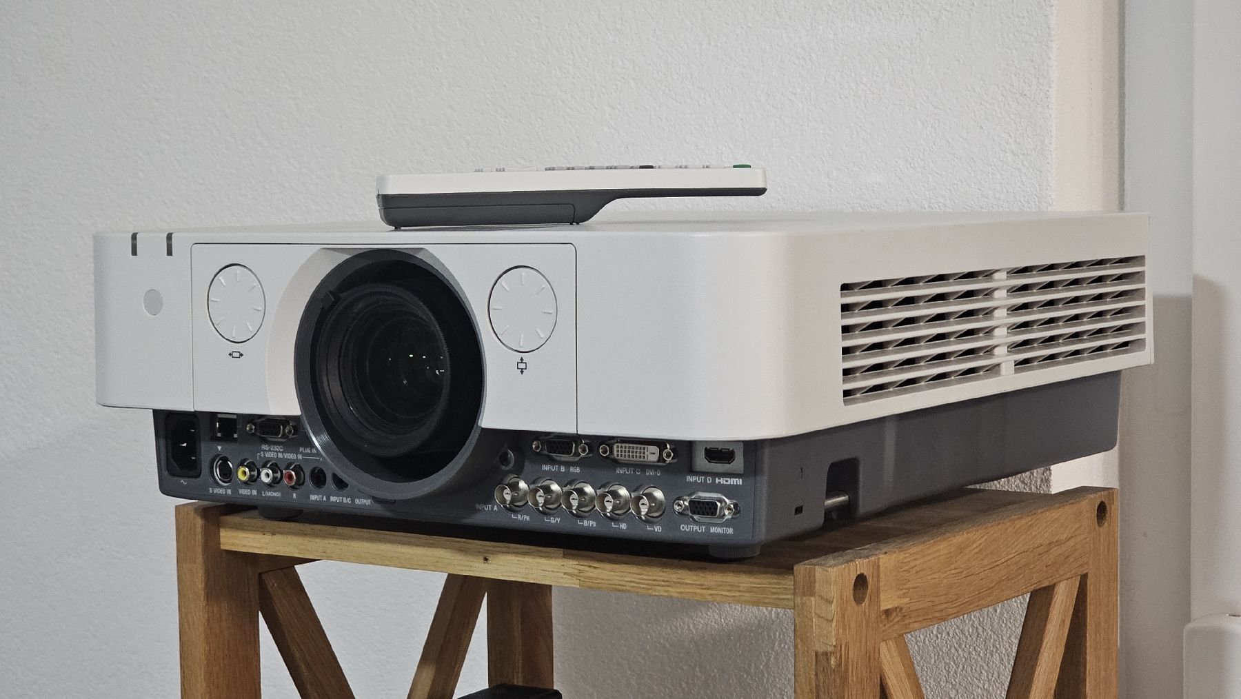 Sony Proiettori: Beamer Sony VPL-FH30 – Usato da Aproz (Nendaz) venduto da Svet_f 6