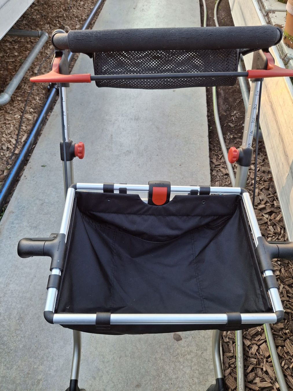 Gehhilfen: Rollator – Gebraucht aus Witterswil von nel_5f7c 1