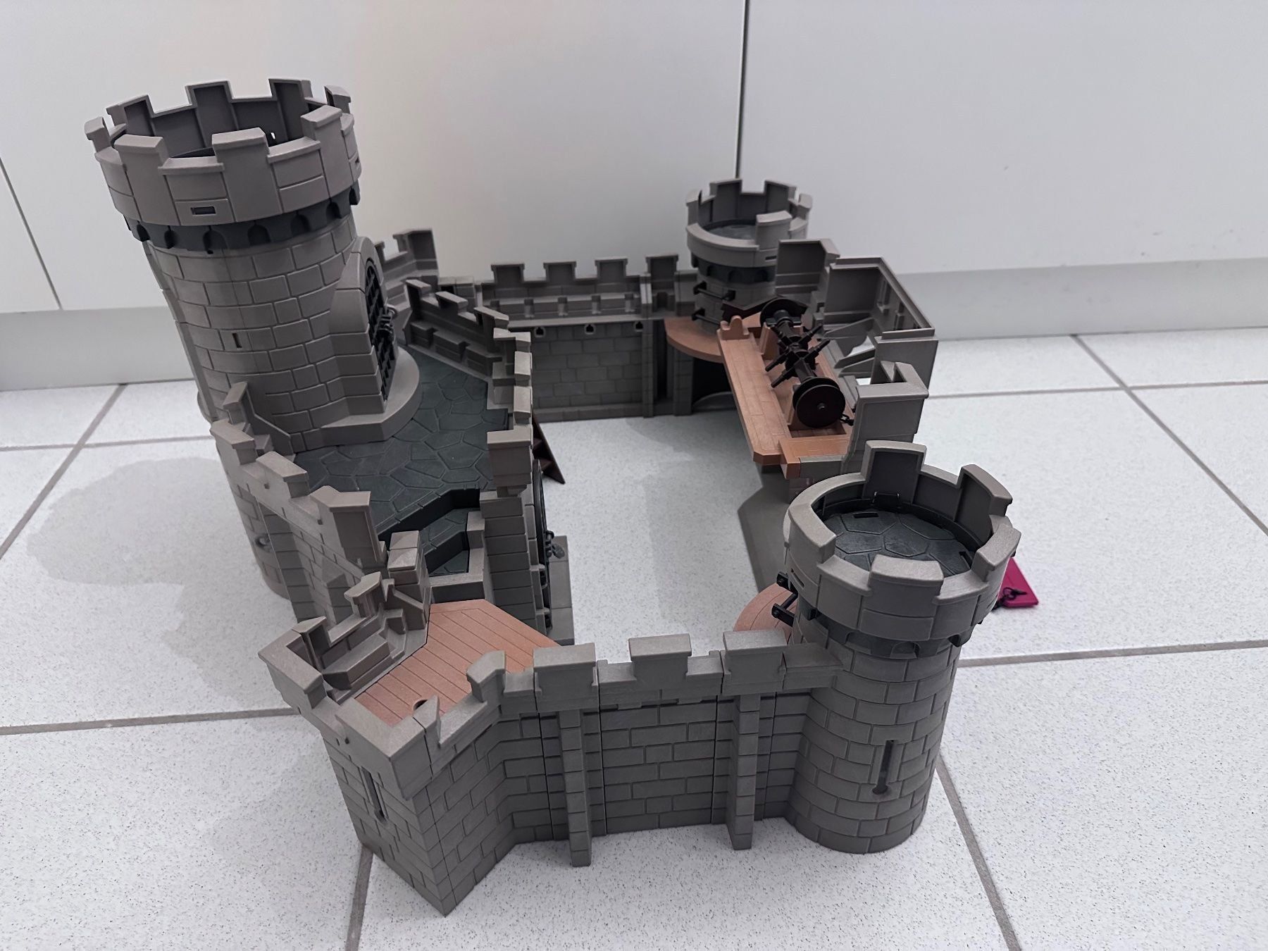 Playmobil Giocattoli: Ritterburg Playmobil – Difettoso da Wikon venduto da Nouli01 4
