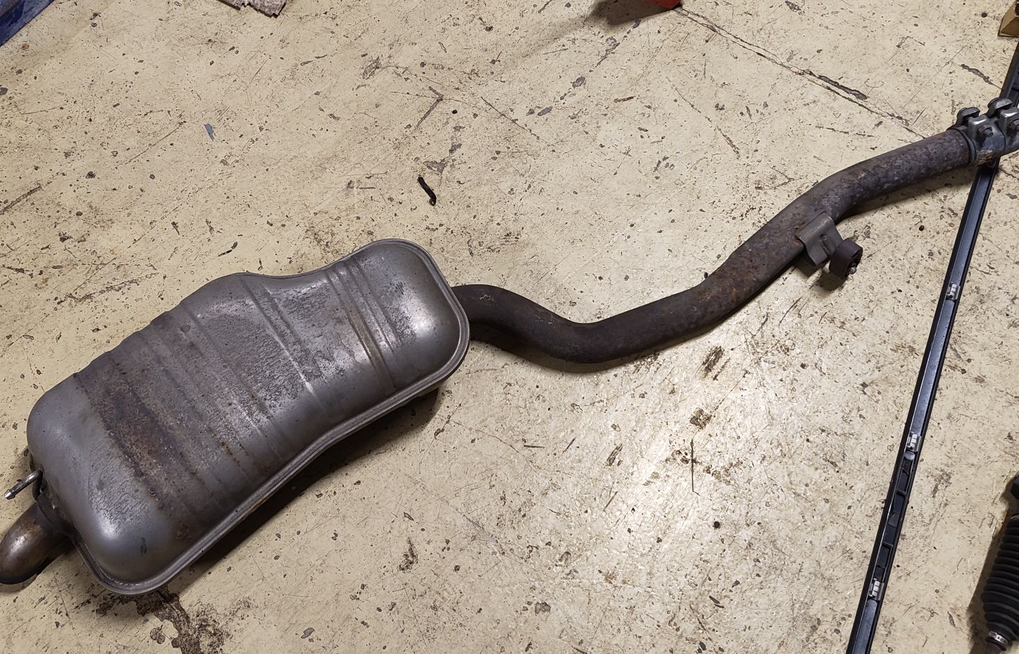 BMW Échappements: Auspuff Endschalldämpfer BMW e46 318d – D'occasion à Staad SG par McFrenzi