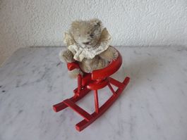 Mini Steiff Bär in Holz Schaukel