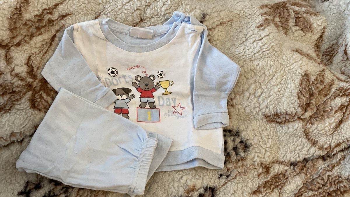 Pyjamas: Pyjamas 68 cm – D'occasion à Tavannes par calimero1012