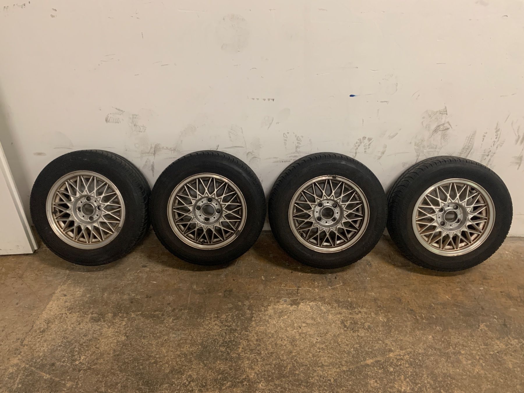 BMW Cerchioni: Originale BMW e30 Alufelge im Kreuzspeichen – Usato da Felben-Wellhausen venduto da ros75