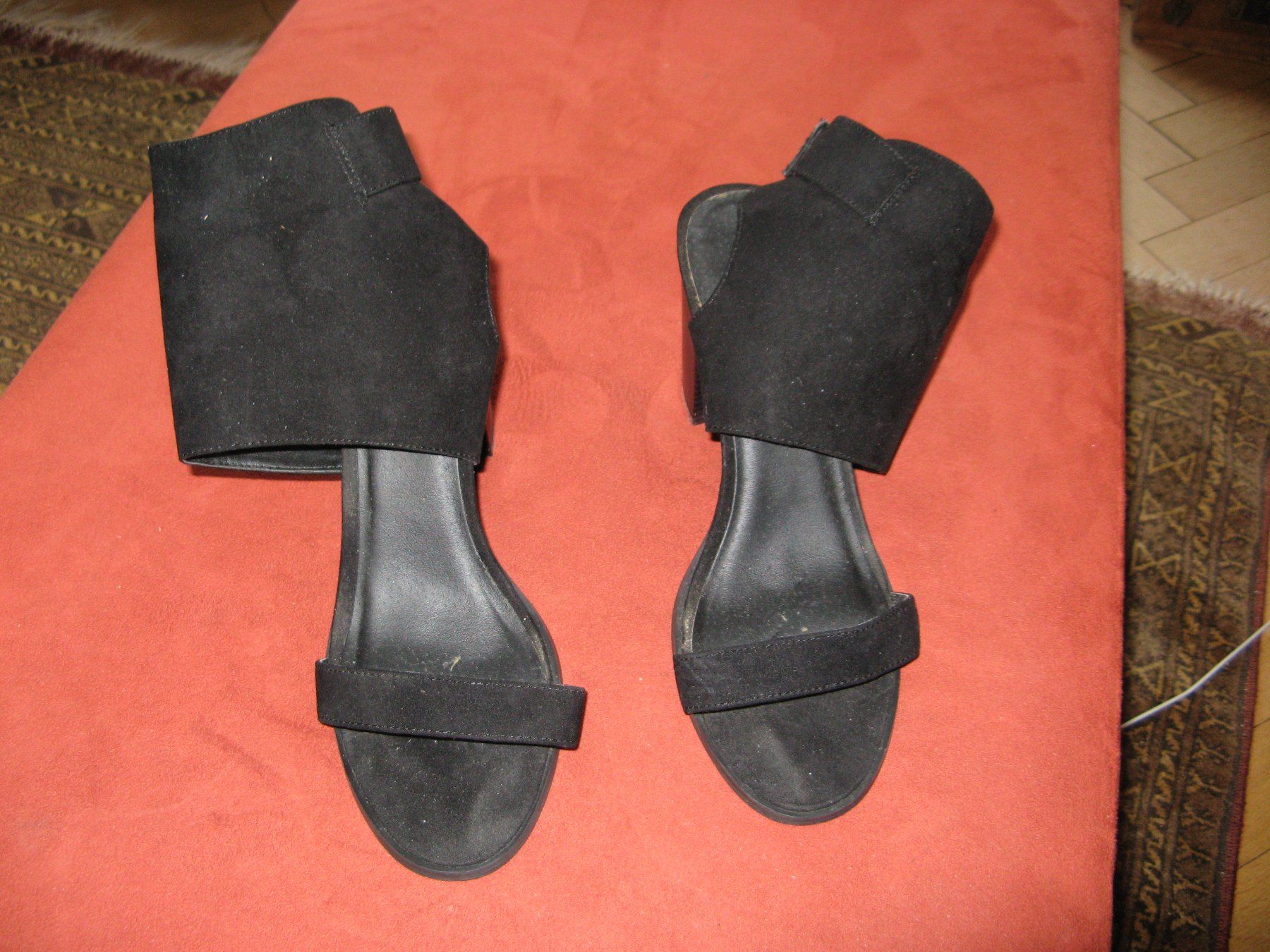 Scarpe da donna: Sandalen high Gr. 40 mit Manschetten Na-kd – Usato da Zürich venduto da apil 4