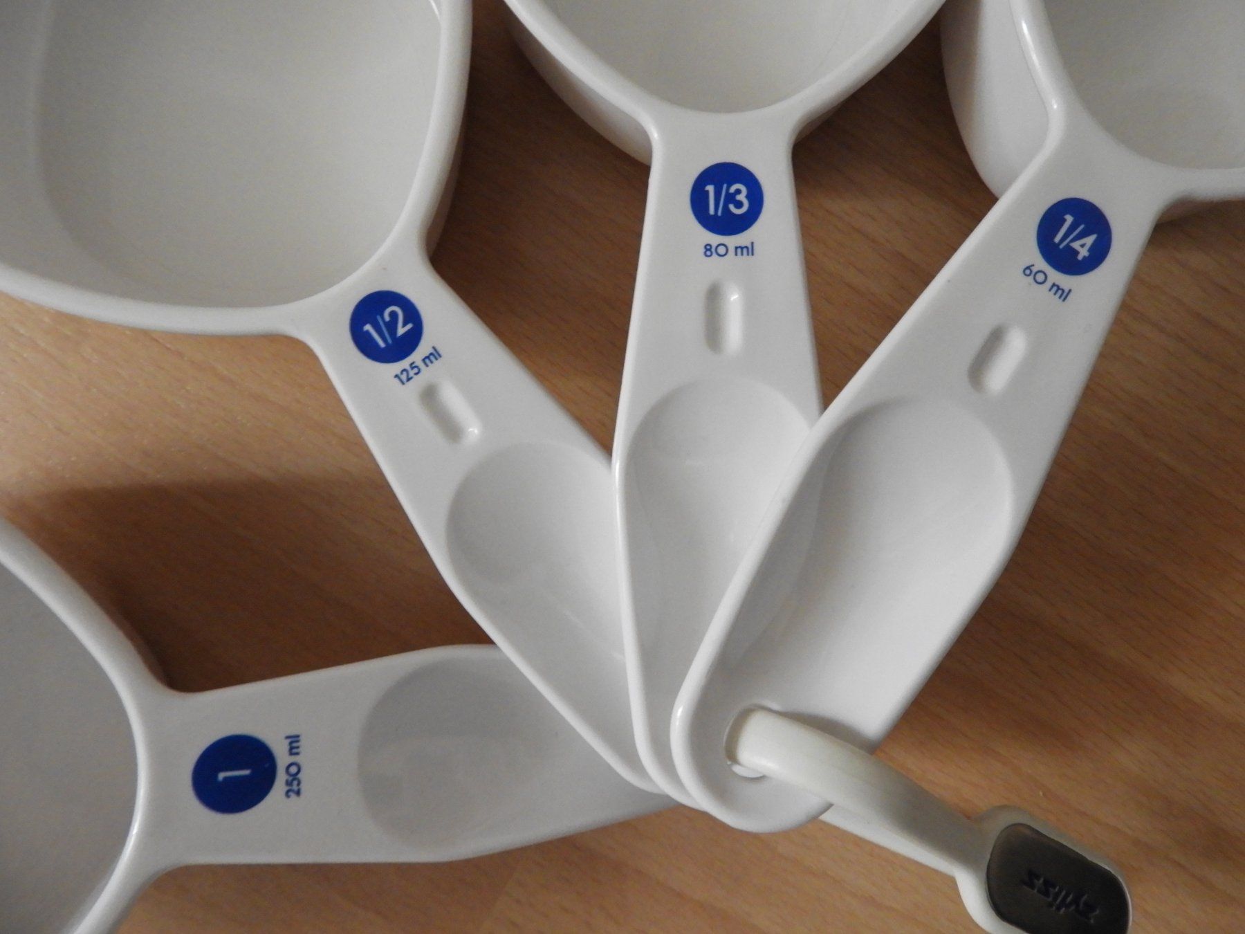 Bestecksets: Set de 4 mesurette – Gebraucht aus Dombresson von sev_bsb8 1
