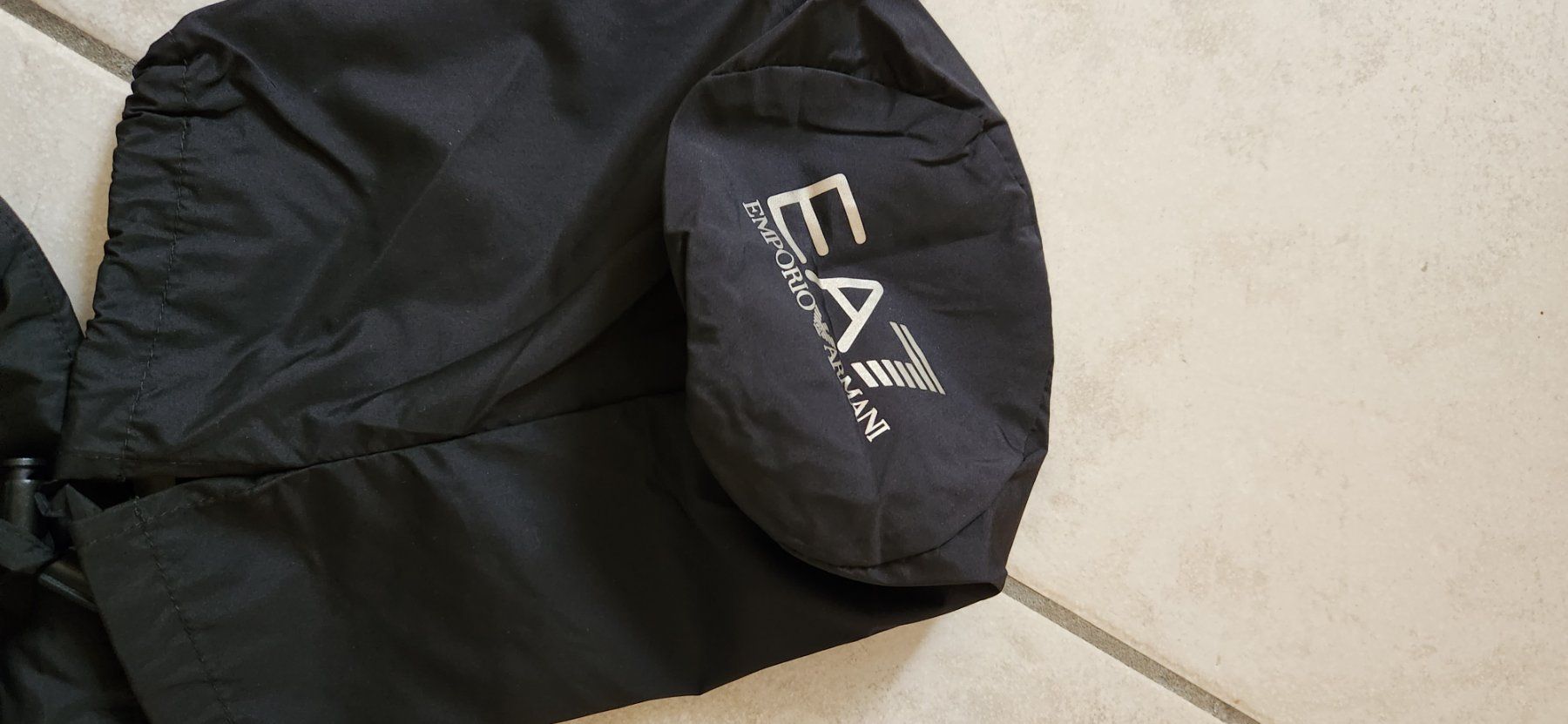 Armani Jacken: Jacke NEU Armani Gr. XS – Neu und originalverpackt aus Lyss von Urma5 5