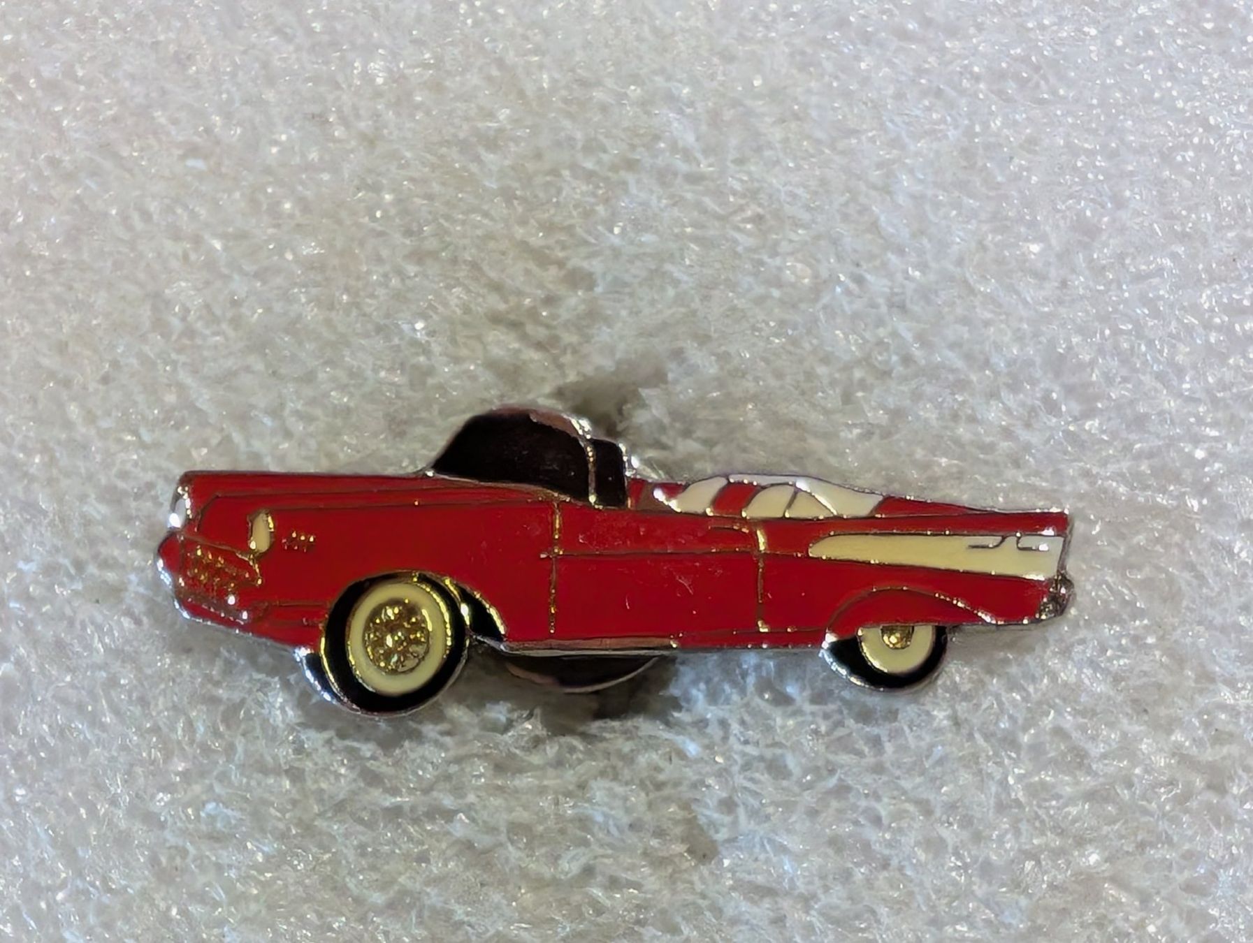 Placchette & Badge: Ansteckpin 98: Auto Oldtimer – Usato da Oppligen venduto da Pin-Fall-Shop