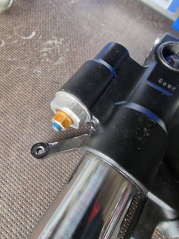 Tutti pezzi di ricambio auto: Fourche R6 2008-2015 – Usato da Ecublens venduto da Daniele01 1