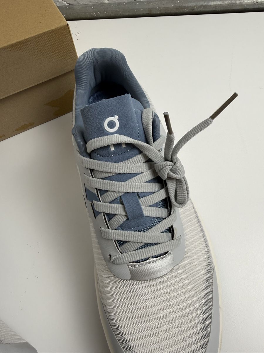 On Chaussures hommes: On Cloud Sneaker grau blau neu mit Originalkarton – Neuf avec emballage d'origine à Luzern par kim221080 6