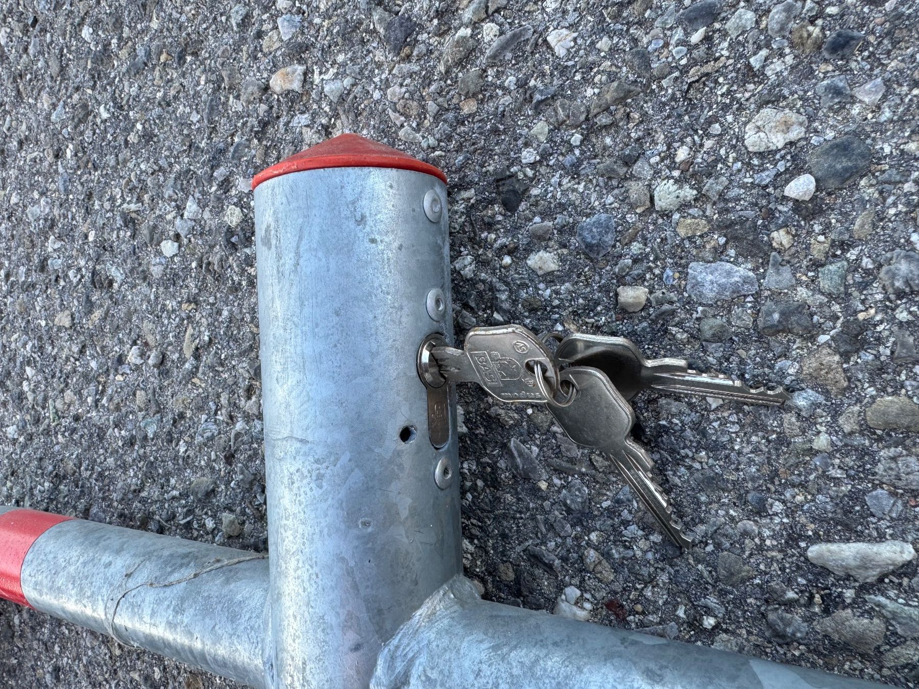 Cadenas: Parkplatzsperre – D'occasion à Lobsigen par ChlyWirt1 2