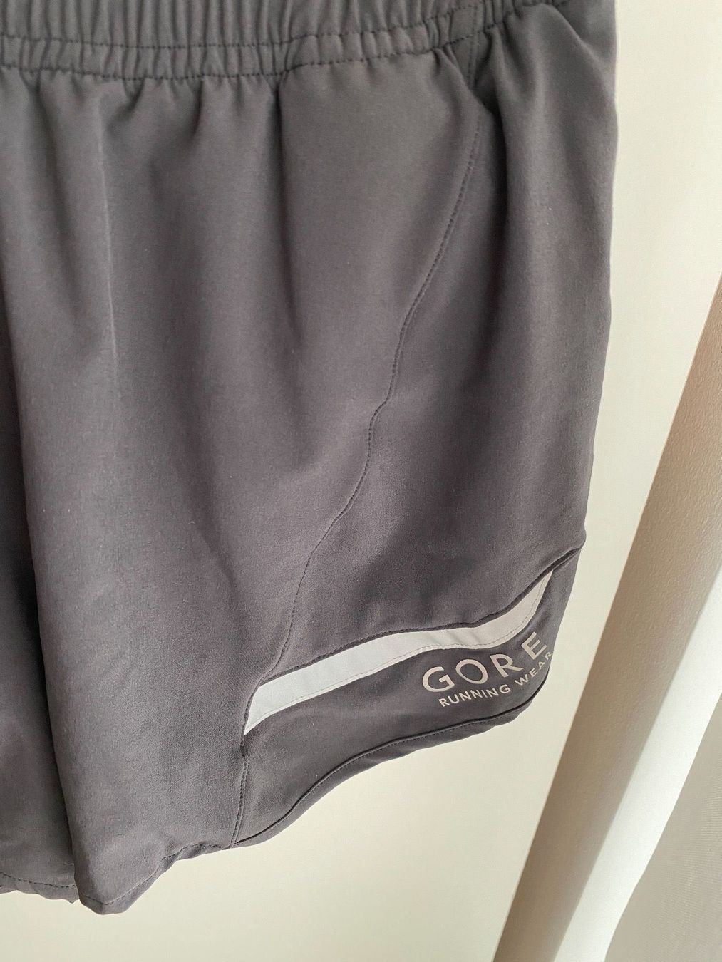 Pantaloni: GORE MYTHOS SPLIT LAUFSHORTS Herren, S – Nuovo e nell'imballaggio originale da Luzern venduto da falena01 1