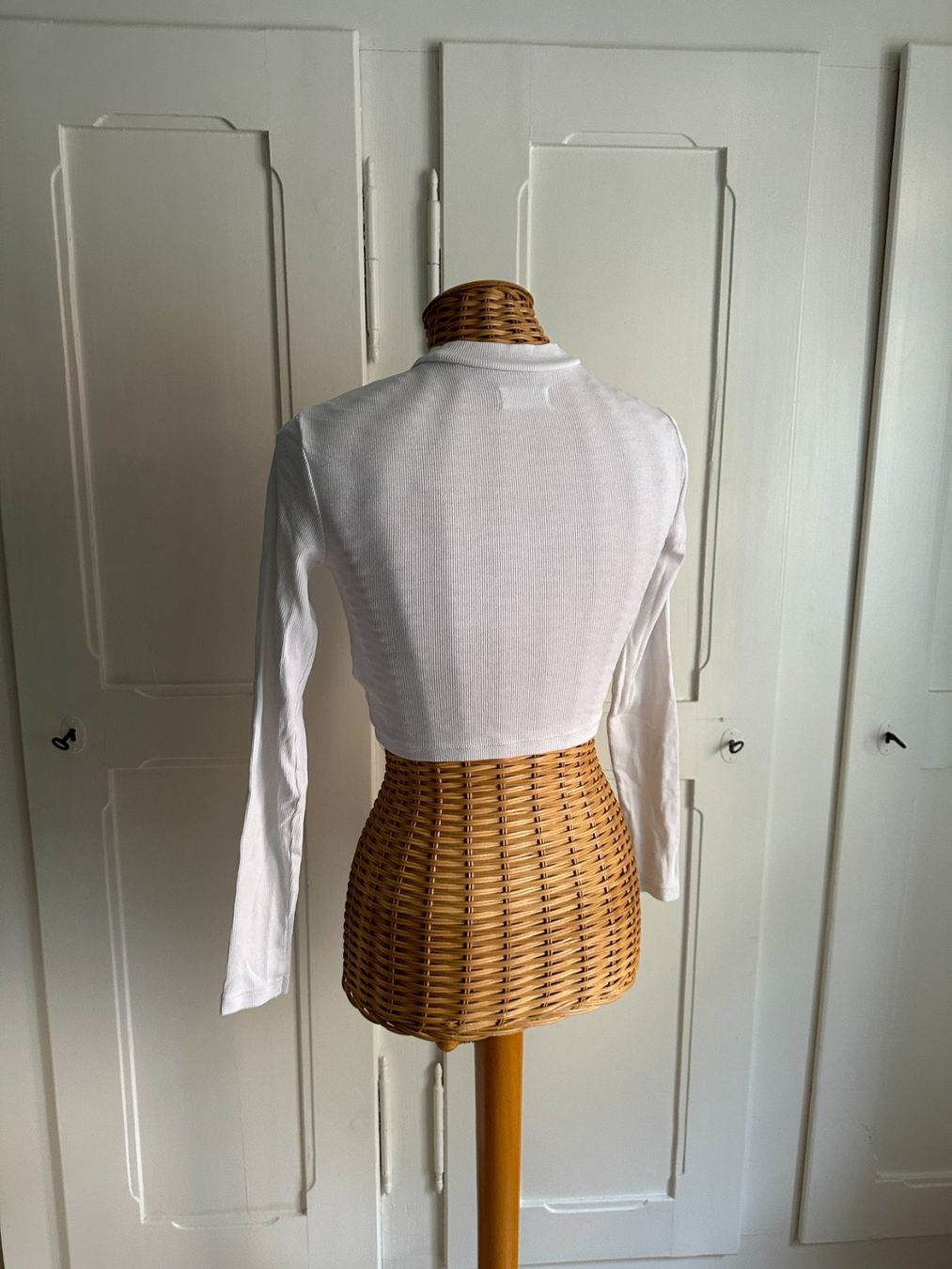 T-shirt: EVEN & ODD - cropped Langarmshirt weiss XS – Usato da Zürich venduto da Diazaio 2