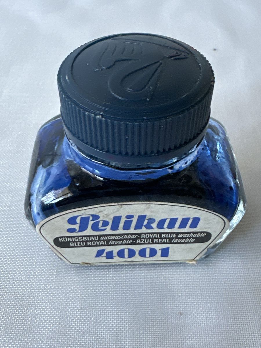 Pelikan Altro in Scrittura & Disegno: Kleines Tintenfässchen, Pelikan, 4001 – Usato da Zürich venduto da Chaeffeler
