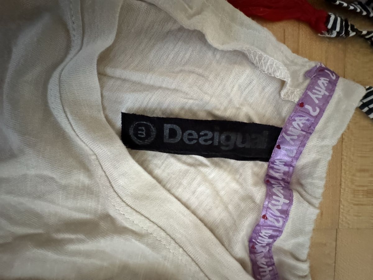 Desigual T-shirts: Shirt desigual – D'occasion à Küssnacht am Rigi par ciucchino 4