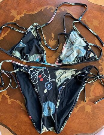 Luxus Bademode GUCCI BIKINI Grösse S Modell  Kris Knight