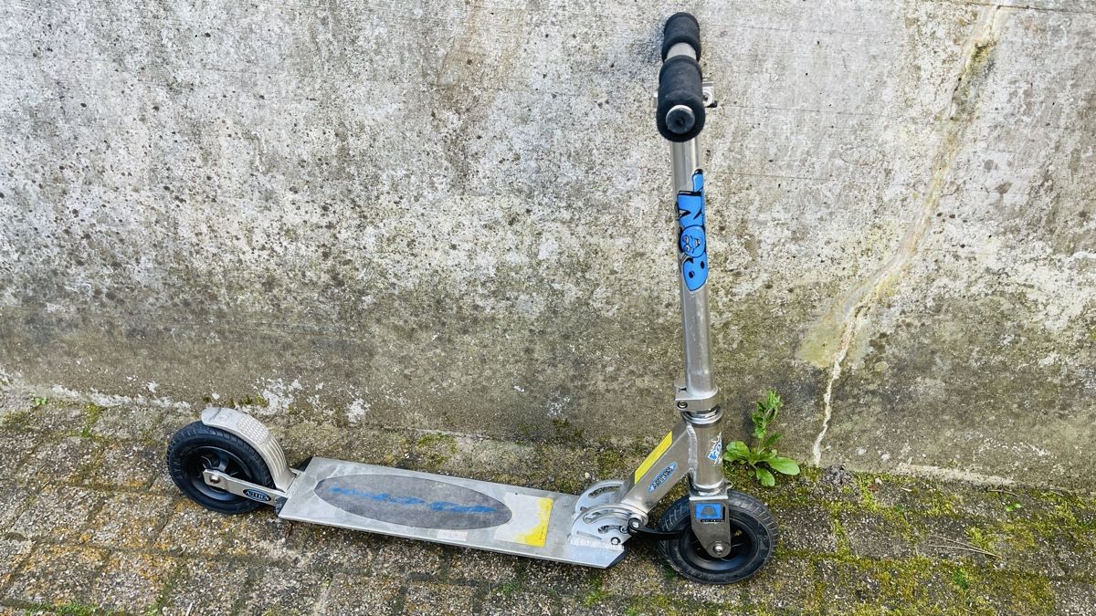 Kickboard: Kinderroller Action von Globber, Alu – Usato da Schönenbuch venduto da hug_f2ny