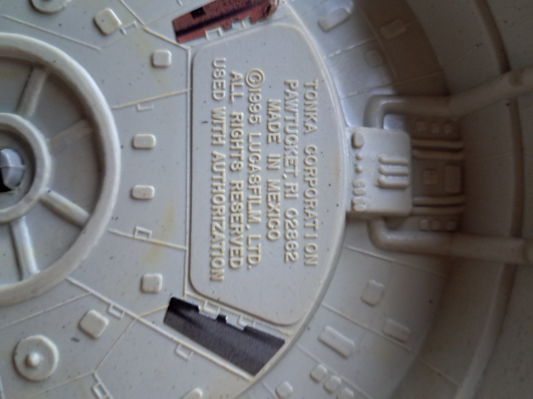 Star Wars Jouets: Millenium Falcon Star Wars vintage 1995 – D'occasion à Treyvaux par sci_y6wk 7