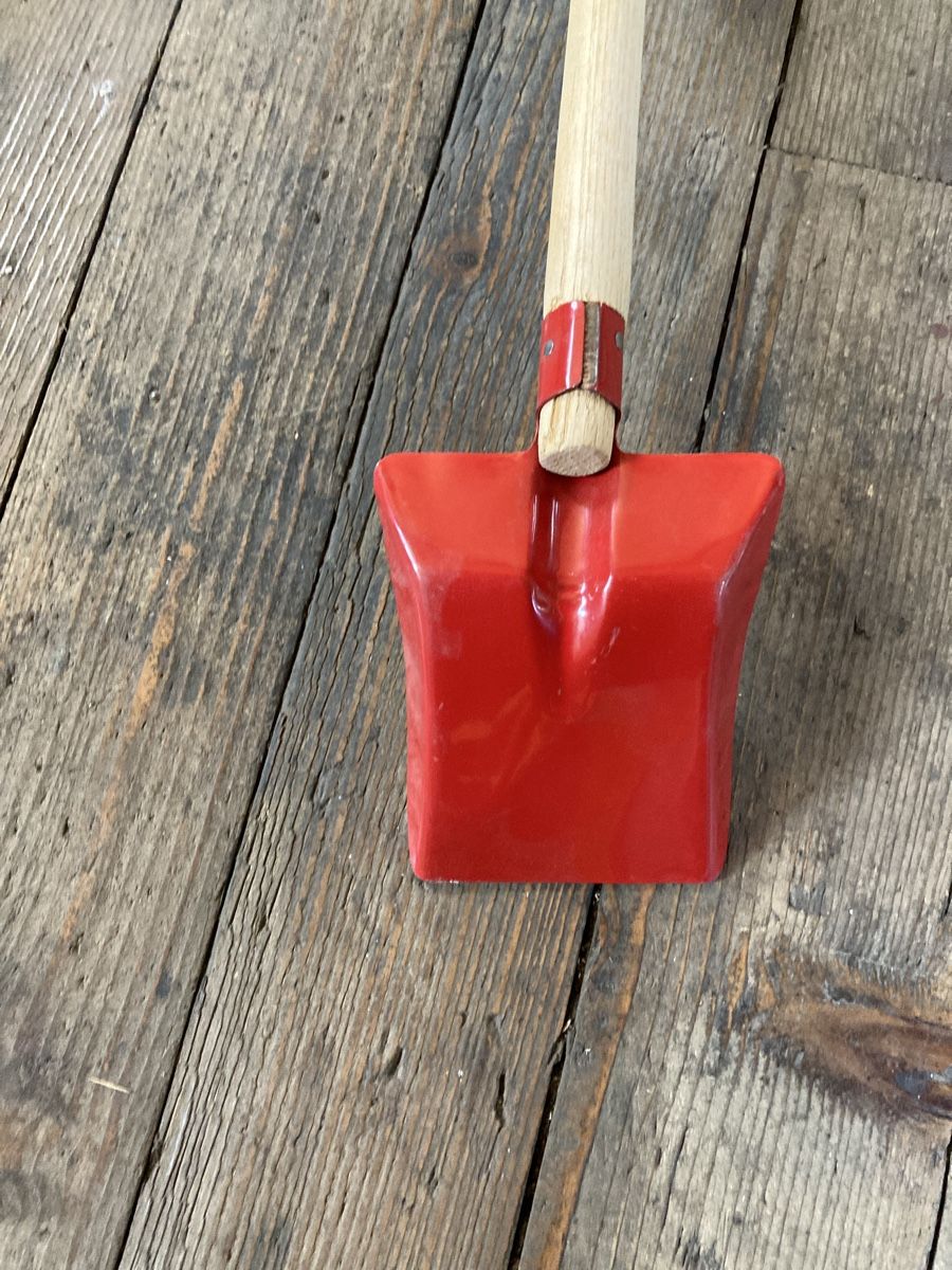 Spielzeuge: Kinderschaufel Spielplatz 70cm Rot – Neu und originalverpackt aus Aarwangen von to-hirschi 1