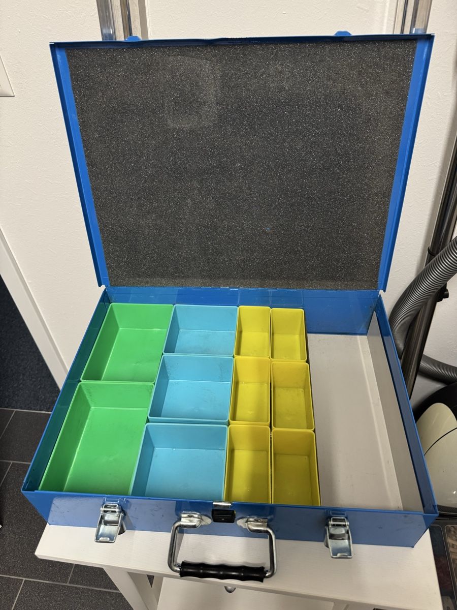Tous les outils: Kleinteile Schrauben Koffer – D'occasion à Rorbas par Astrafix 2