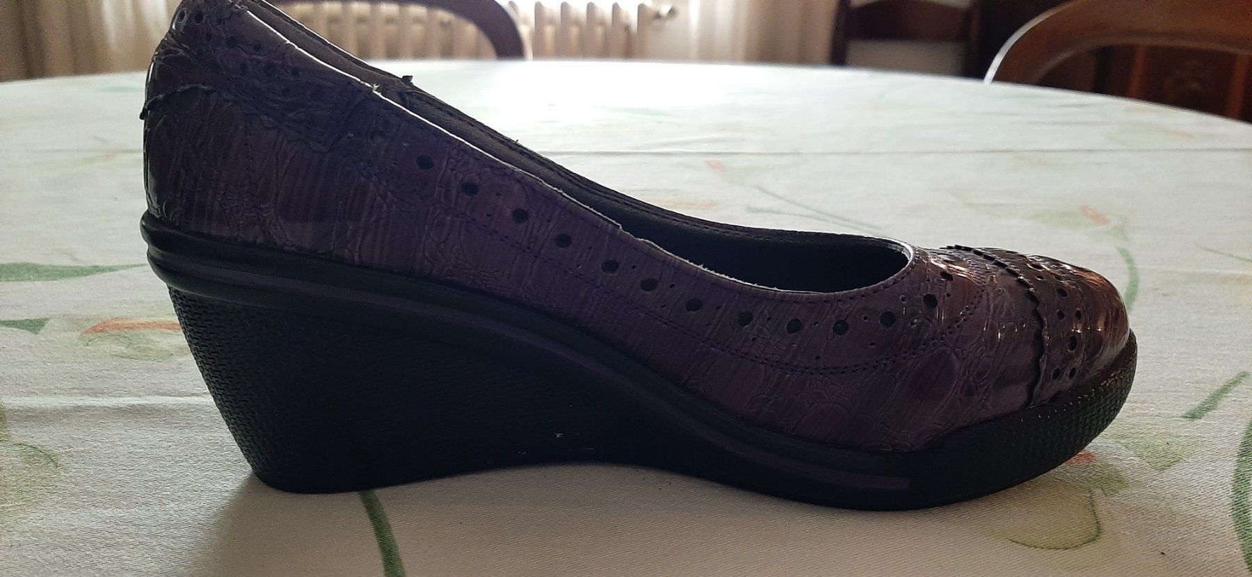 Scarpe da donna: Décolleté viola n.35 con zeppa – Nuovo (secondo la descrizione) da Zürich venduto da Irene000 1