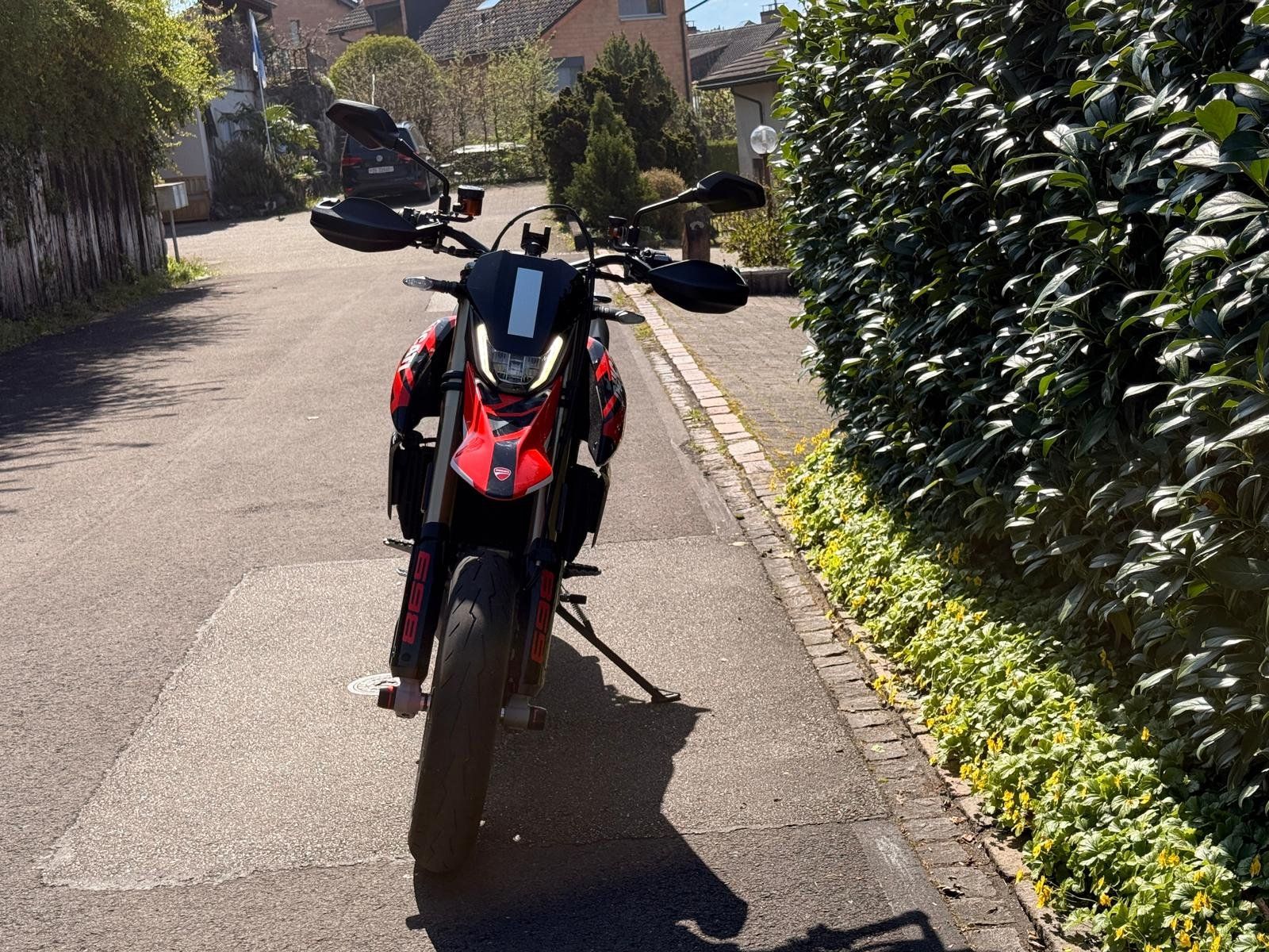 Ducati Strasse: Ducati Hypermotard 698 RVE Supermoto – Gebraucht aus Hünenberg von Moto950 1