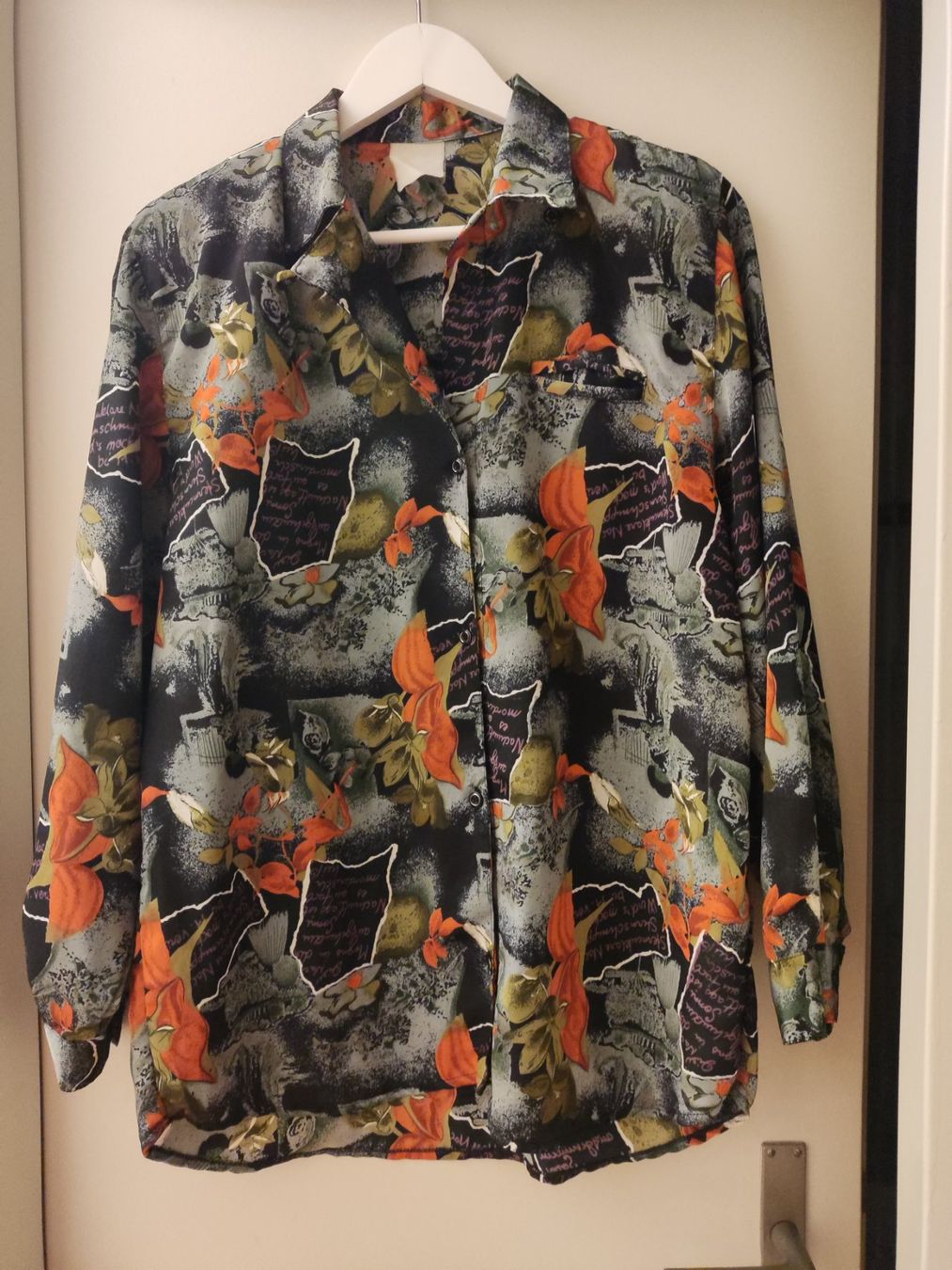 Blusen: Bluse bunt ca.38 – Gebraucht aus Münchenbuchsee von Cori1968