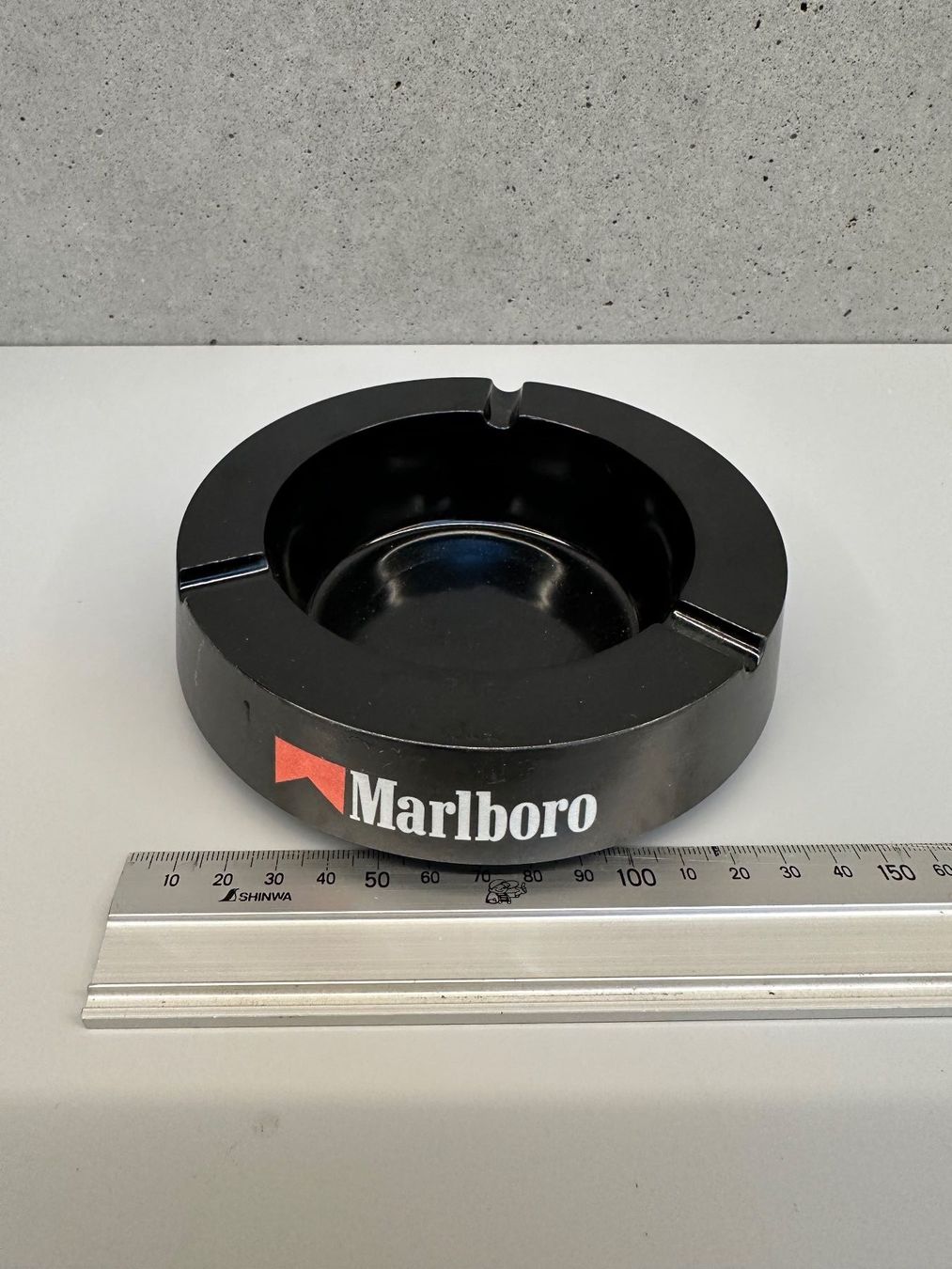 Marlboro Portacenere: Aschenbecher Marlboro – Usato da Leuk-Stadt venduto da 2thcircle 3