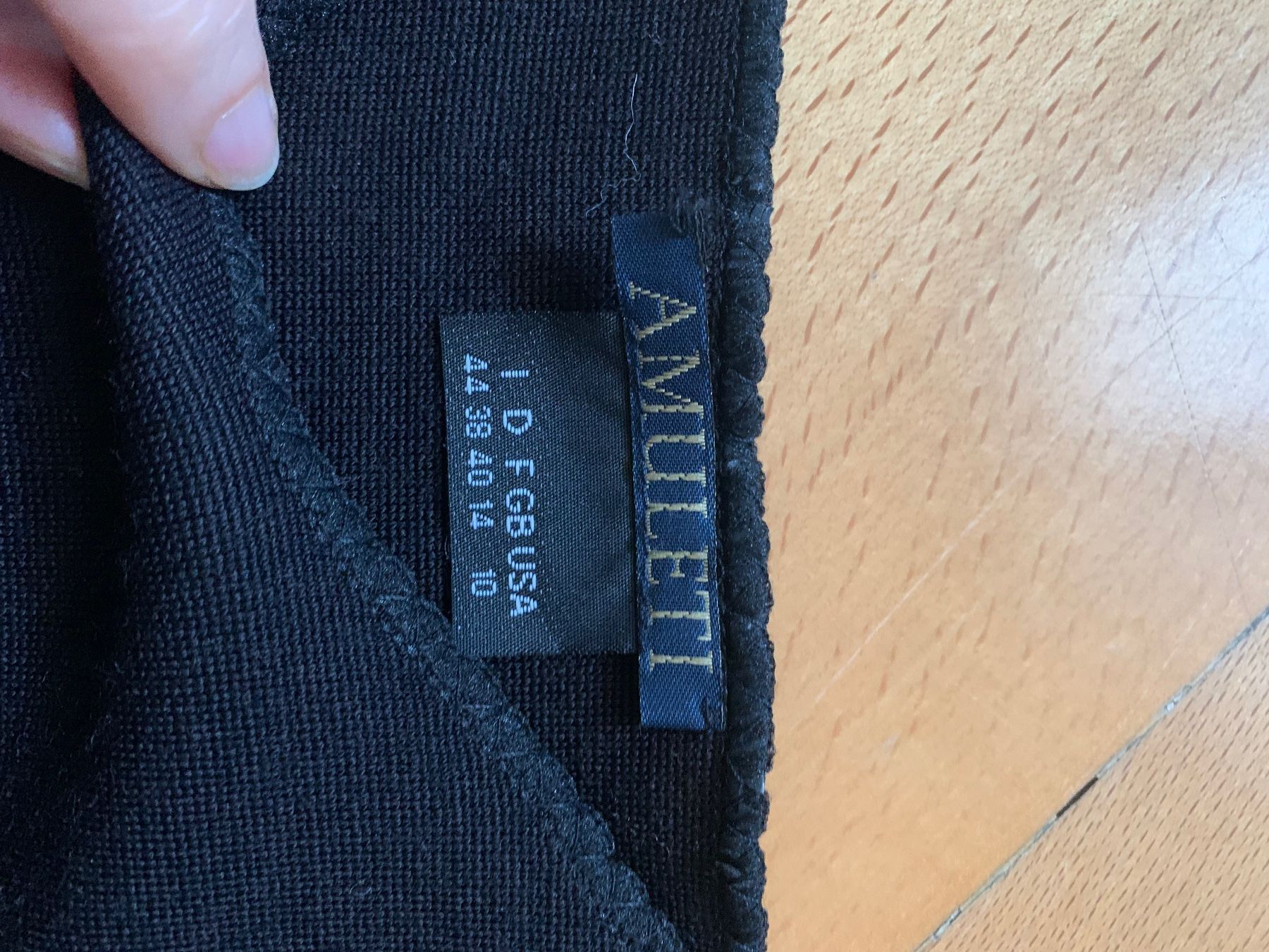 Tops: Top soir noir  38 Amuleti – D'occasion à Küssnacht am Rigi par CALIFRASQUI 2