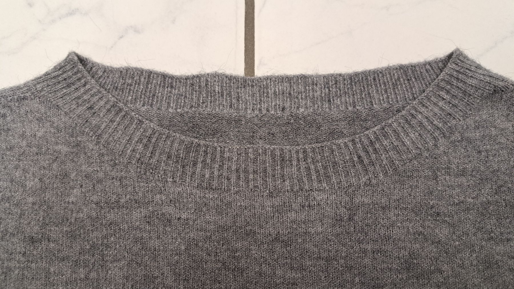 Pullover & Sweatshirts: Pullover kurz grau Viscose gemischt Gr M – Neu (gemäss Beschreibung) aus Zofingen von Gabe0815 1
