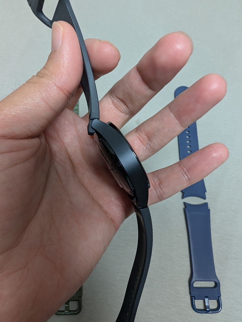Samsung Smartwatch: Samsung Watch 5 40mm Bluetooth, Black, includes 2 Straps! – Gebraucht aus Oberhasli von awaisgman 3