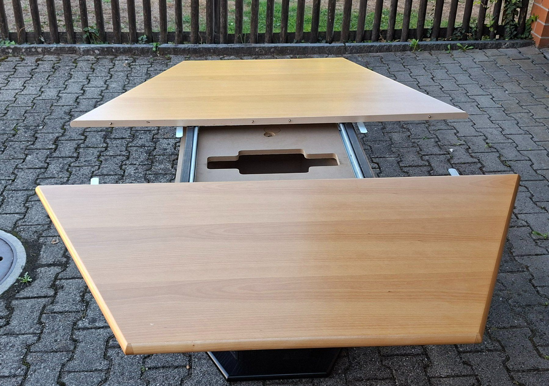 Tavoli: Esstisch 6 Eckig, ausziehbar – Usato da Mumpf venduto da Mumstars