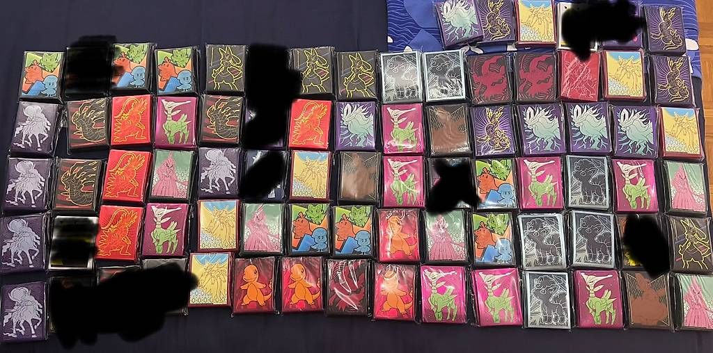 Carte collezionabili: Bustine protettive per carte Pokemon – Nuovo e nell'imballaggio originale da Arzo venduto da mic_sb6h