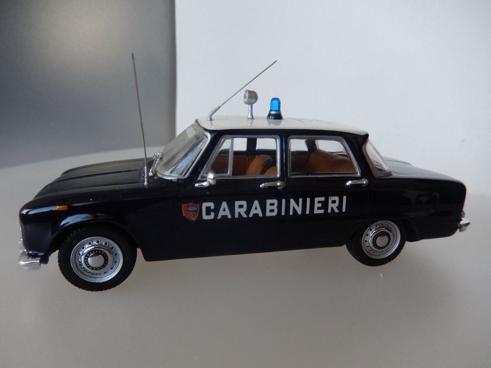 Voiture Miniature Alfa Romeo Giulia Super 1970 Carabinieri - Échelle 1:43 - Neuf - Centauria