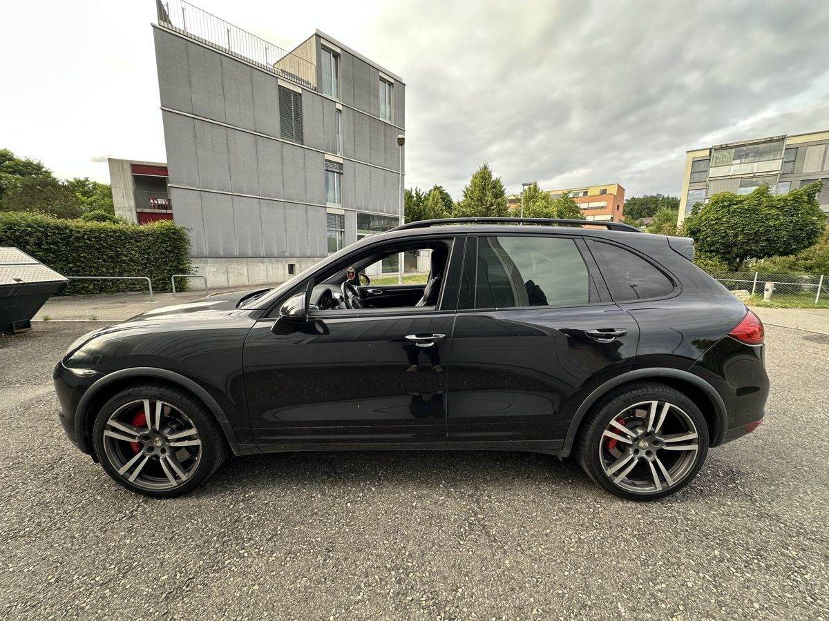 Porsche Automobili: Porsche Cayenne Turbo – Difettoso da Gals venduto da aya_p7pd 7