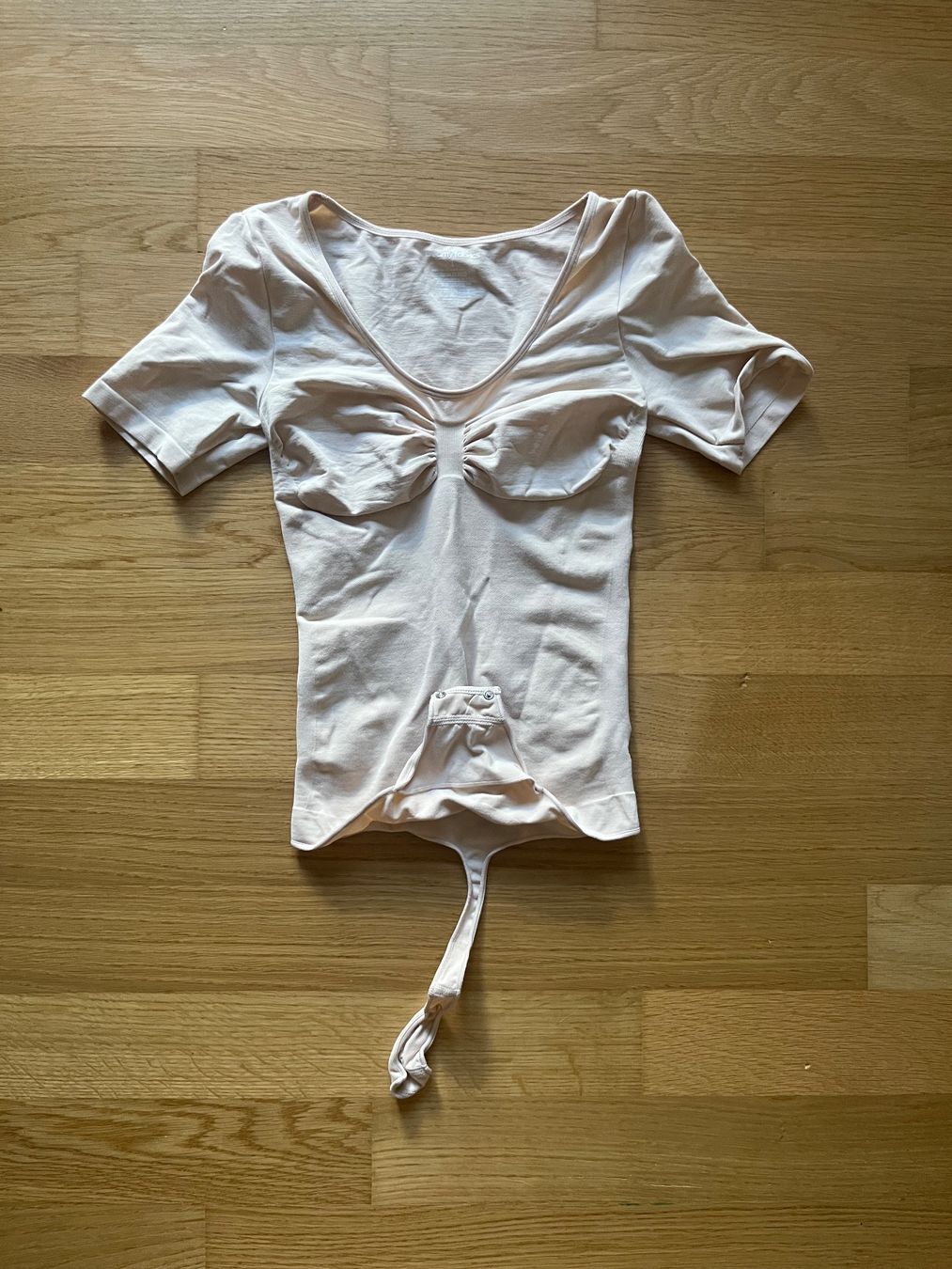 Top: Shaping-Body Creamy Fabrics (cfab) – Nuovo (secondo la descrizione) da Bern venduto da noe_dv8j