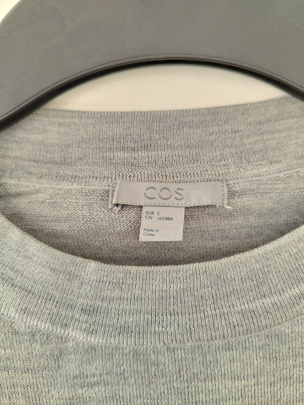 Cos Maglioni & Felpe: COS Wool Jumper with Pockets - Lightweight and Stylish – Usato da Zürich venduto da eug_wil 1