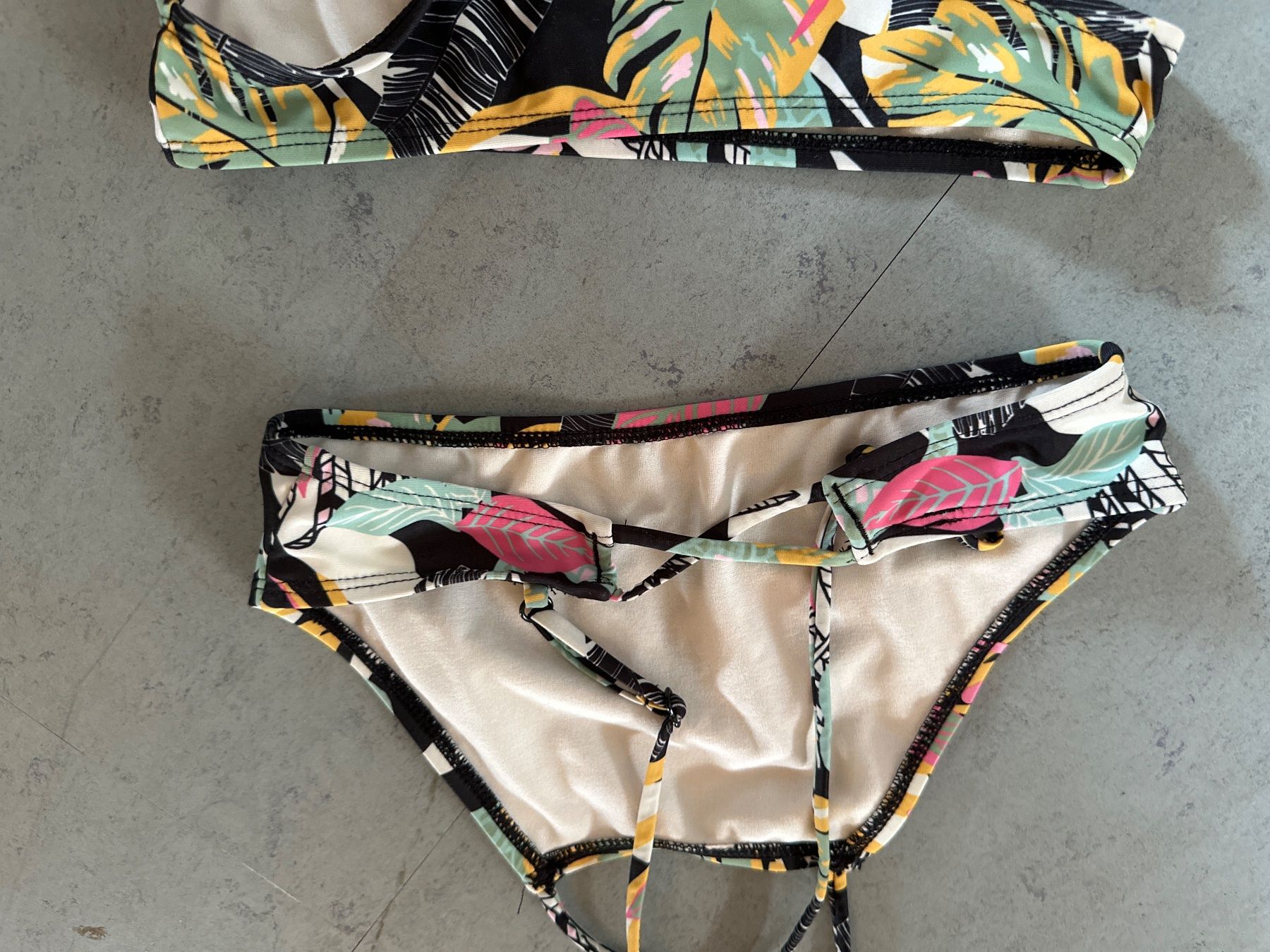 Badekleider & Bikinis: Bikini Gr 140 – Gebraucht aus Grüningen von lovinho 1
