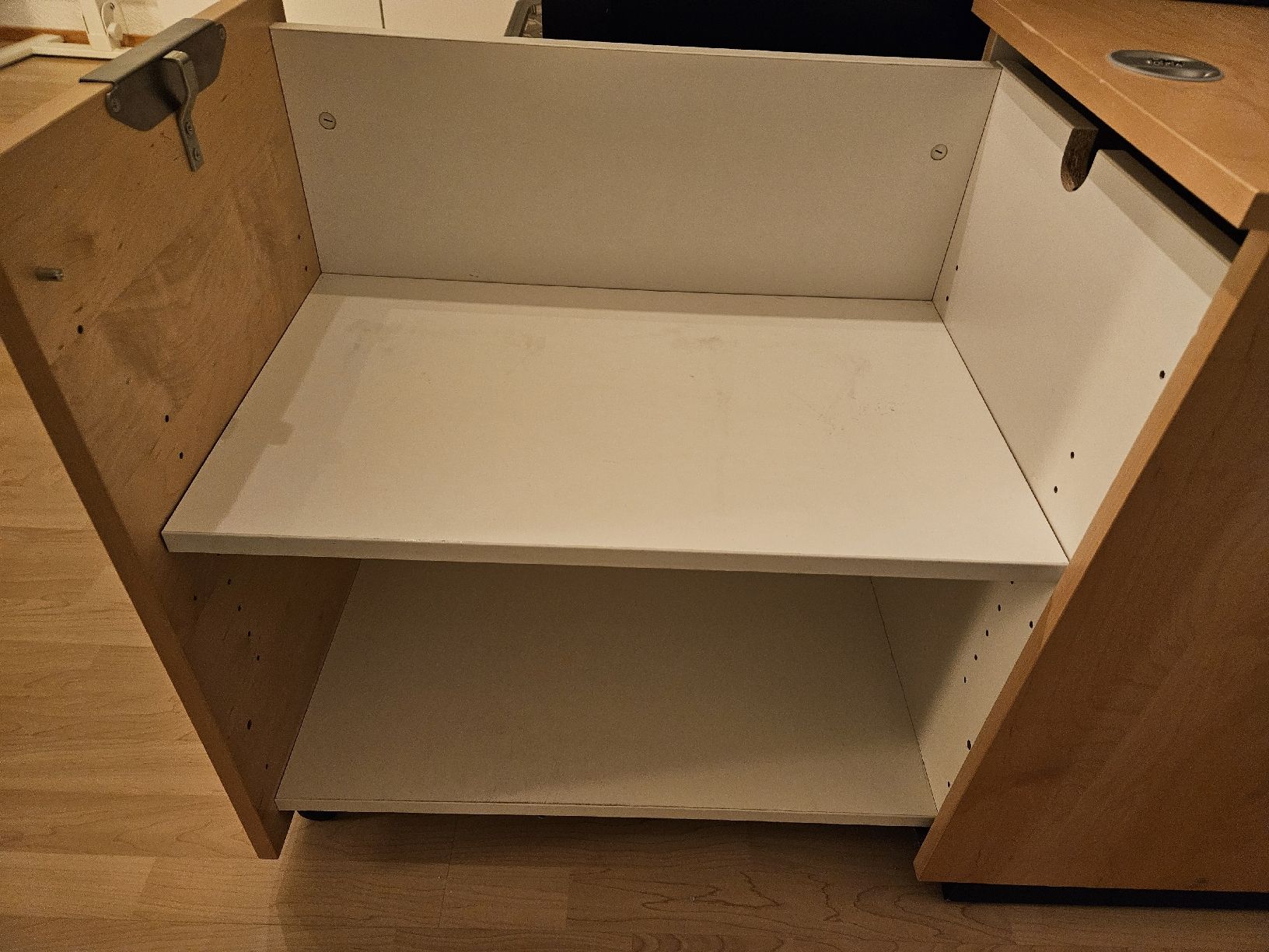 Ikea Korpus: Gebrauchter Büro Rollcontainer mit zwei Tablaren, Top! – Gebraucht aus Wetzikon ZH von ele_y67f 1