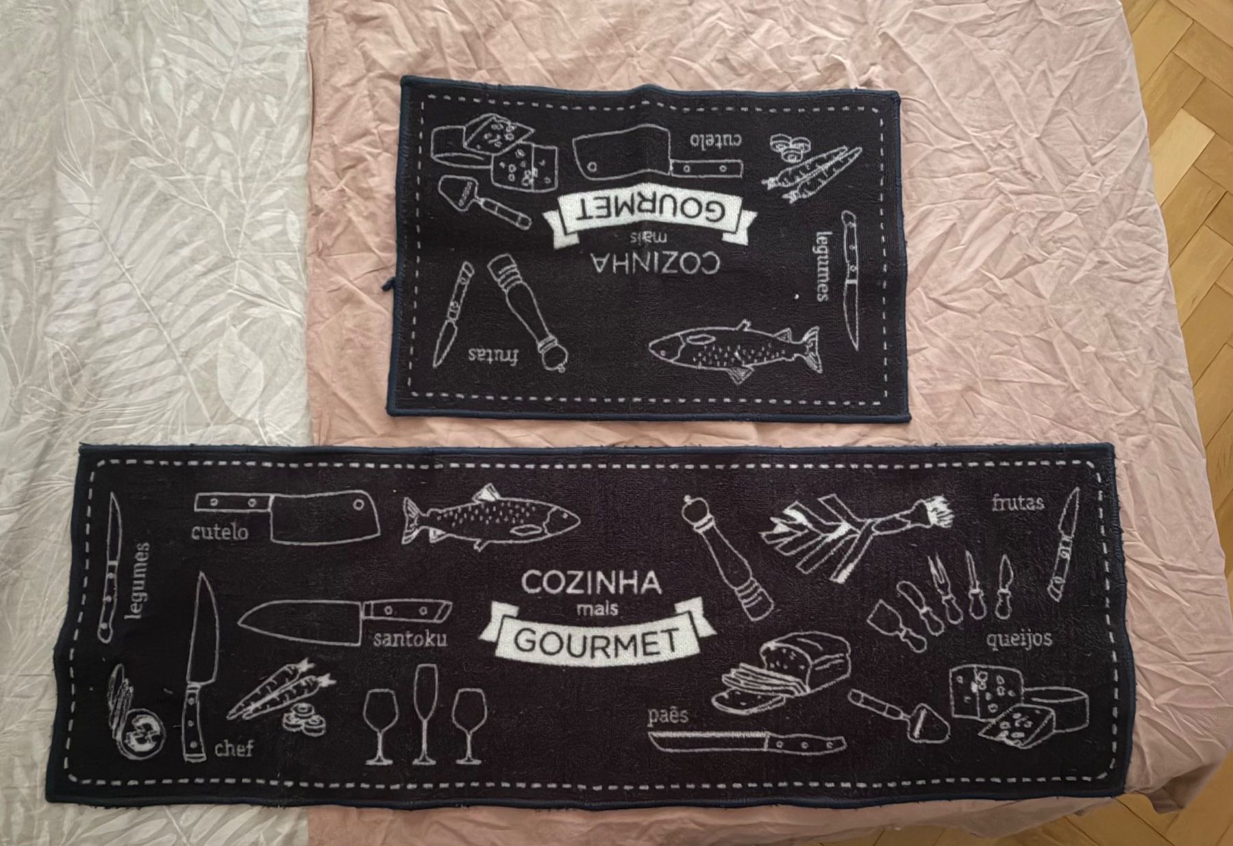 Tapis de sol: Tapis de cuisine Set 2 pièces – D'occasion à Neuchâtel par ote_f8cc