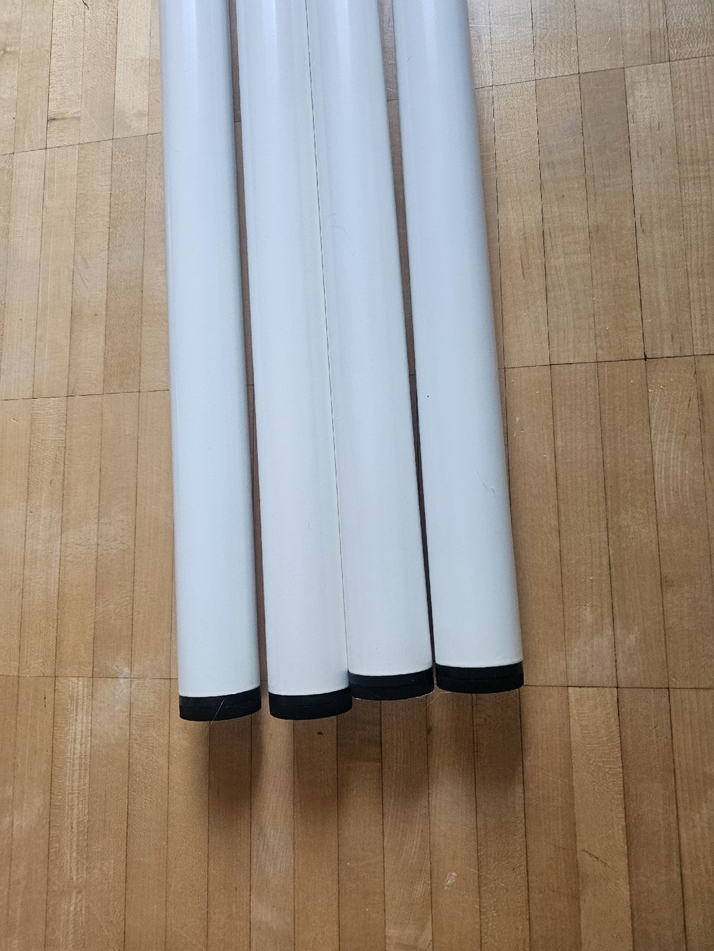 Ikea Sonstiges Mobiliar: 4× Ikea Adils Tischbeine, weiss – Gebraucht aus Bassersdorf von CorinneK36 1